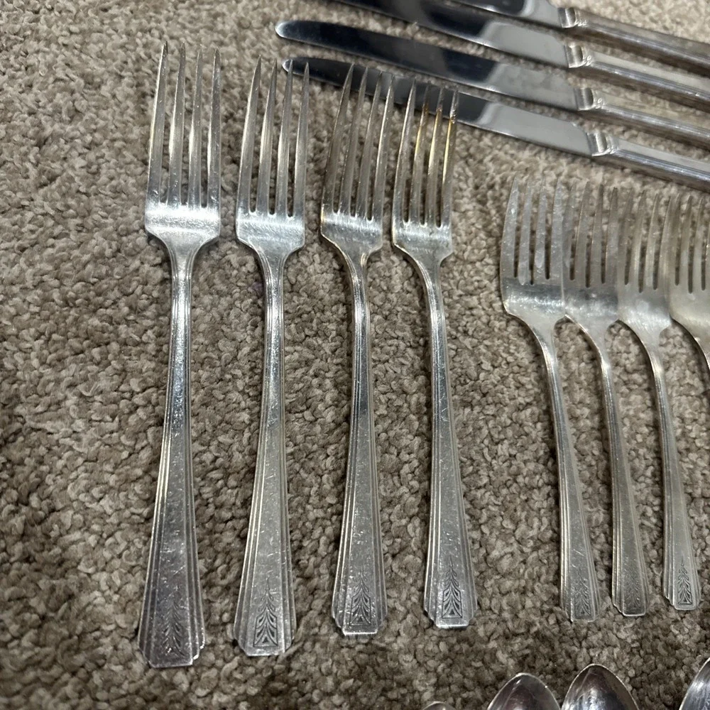 Oneida Community Clarion Par Plate Dinner Forks Knives Spoons 25 Pieces